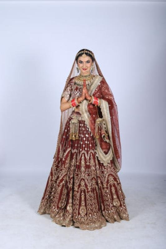 Mamta Makeover Studio - Makeup artist in Noida