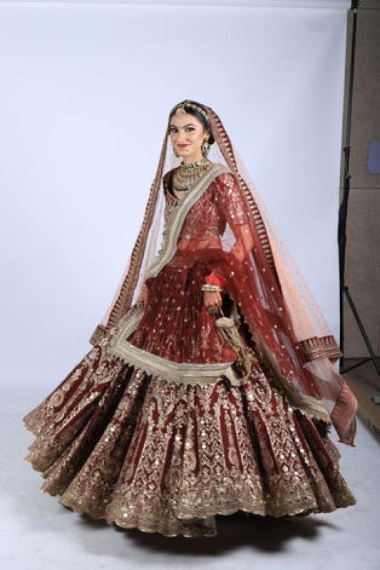 Mamta Makeover Studio - Makeup artist in Noida