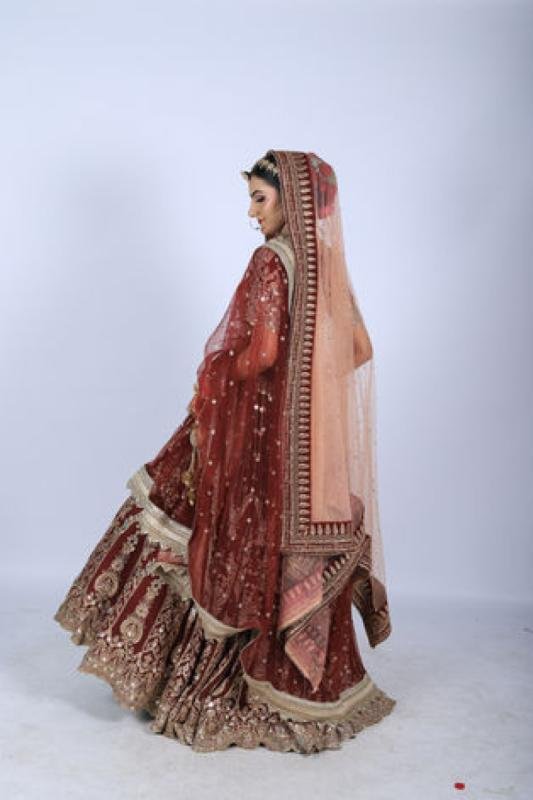 Mamta Makeover Studio - Makeup artist in Noida