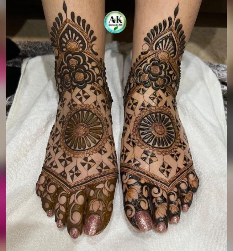Vishal Mehndi Arts Bridal Mehndi Artist in Noida
