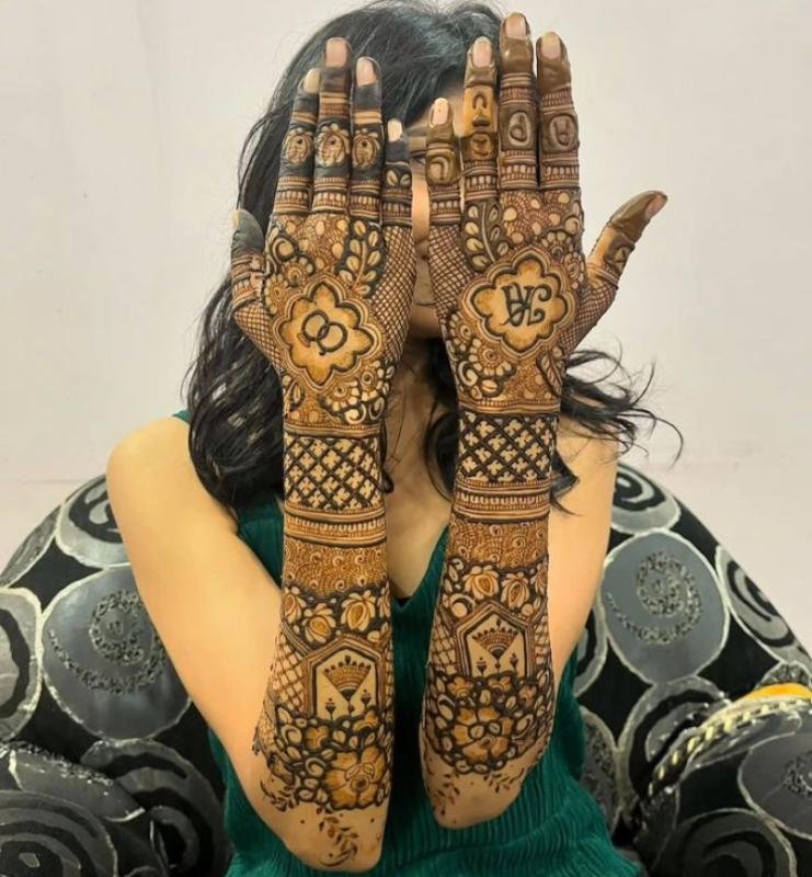 Abhi Mehandi Artist
